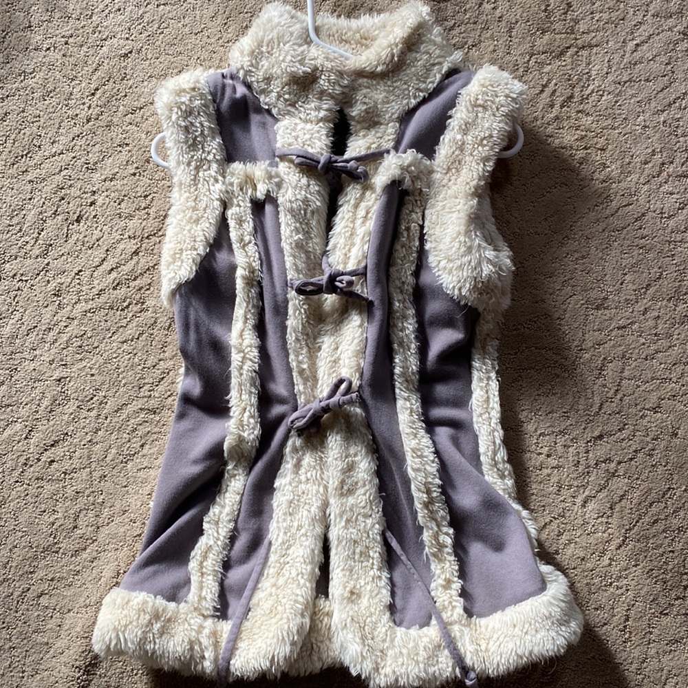 Twisted heart furry vest